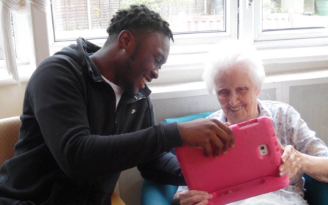 Bromley Park Care Home welcomes NCS volunteers and Zoolab animals